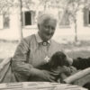 Bild von Schwester mit Hund