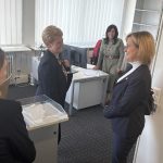 Generaloberin-Duerr-mit-Oberin-Anne-Katrin-Gerhardts-und-Mitarbeiterin-Gabriela-Zamora